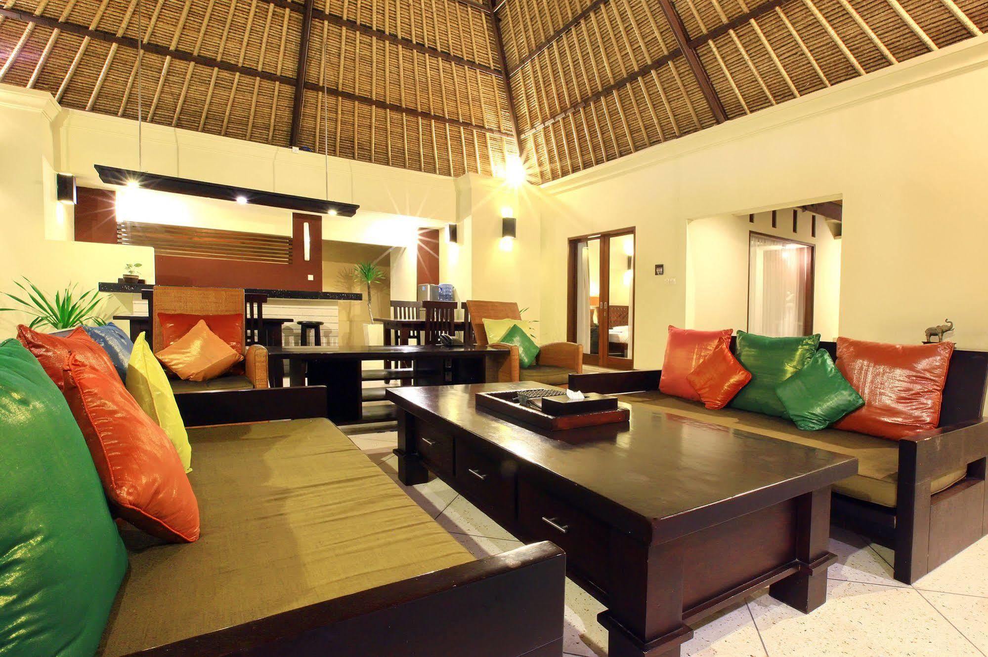 Mutiara Jimbaran Villas Kuta Selatan Bagian luar foto